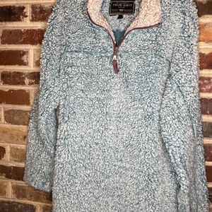 True Grit Sherpa pullover size medium